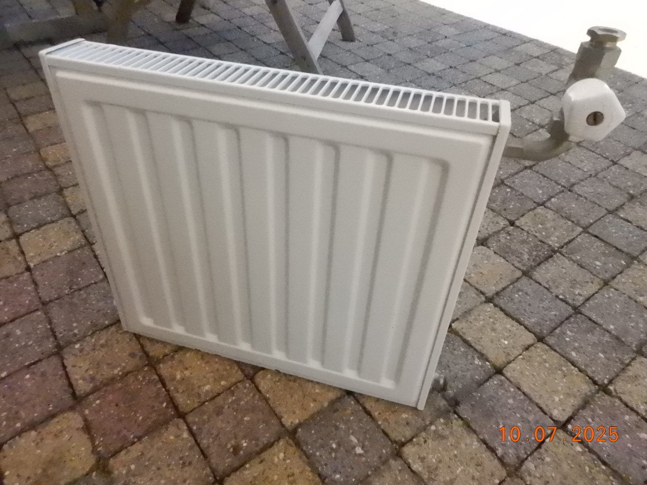 Kleine radiator voor in wc of badkamer