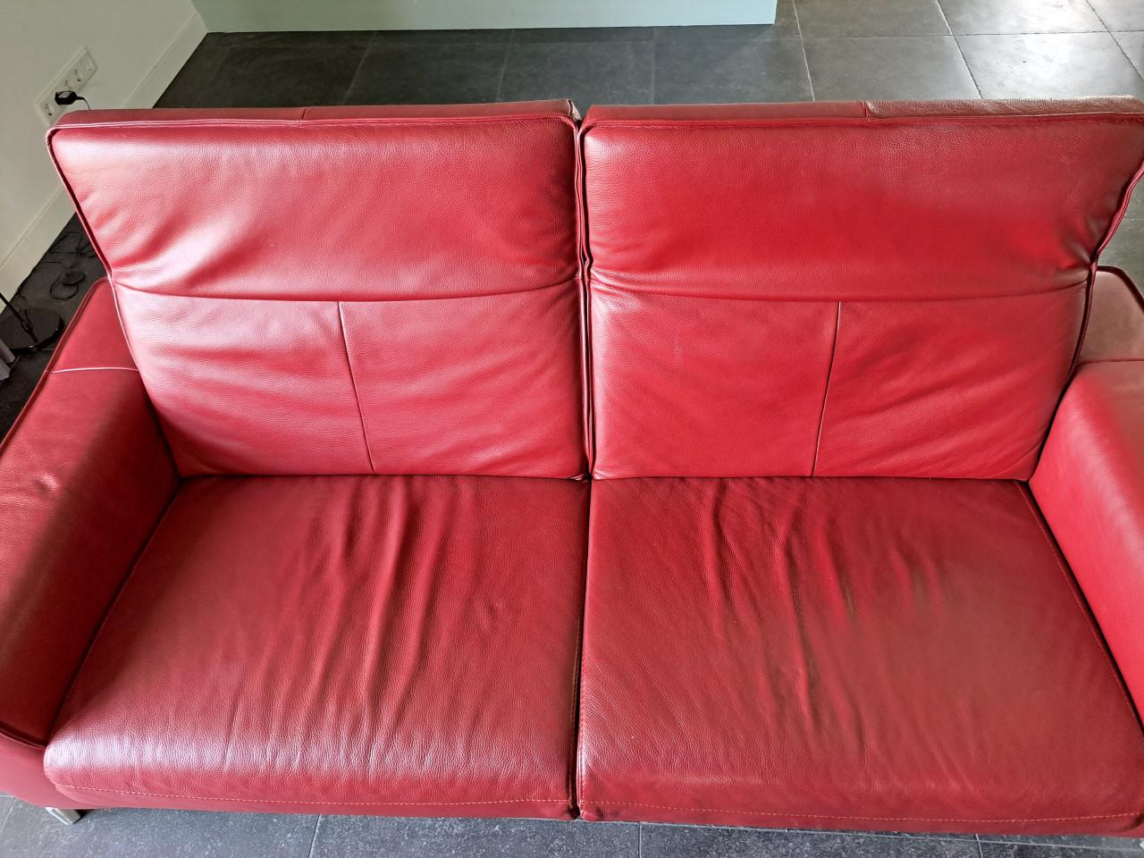 Rood lederen bankstel