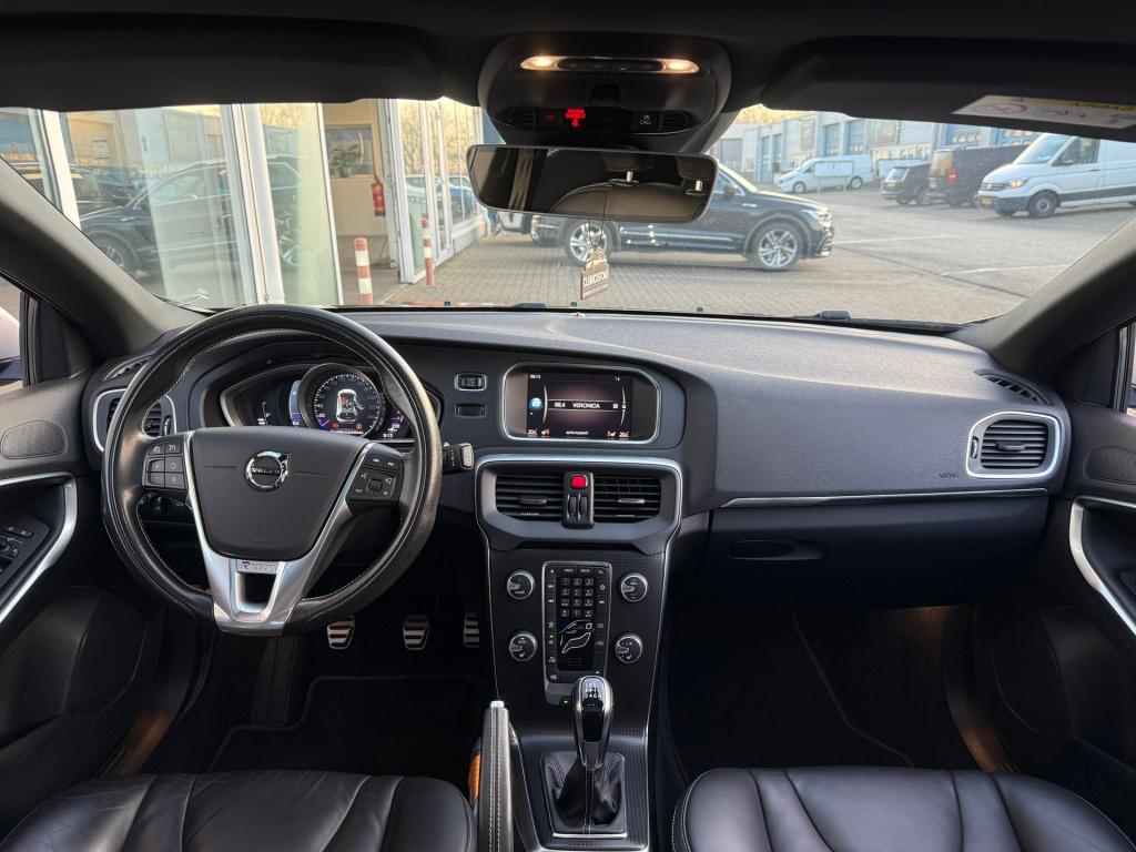 Volvo V40 2.0 t4 business sport r-design 190 pk
