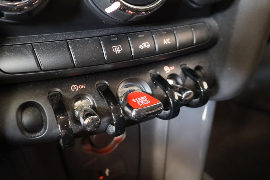 Mini Cooper mini 1.5 nl auto, airco, bluetooth,