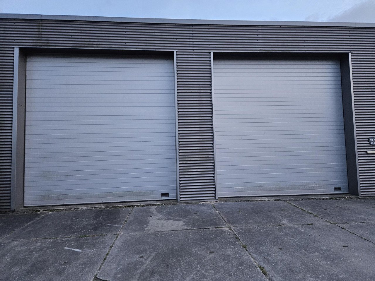 Overheaddeur / garagedeur elektrisch bediend