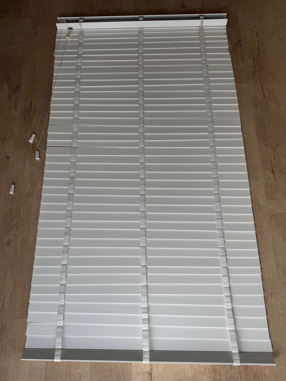 Houten jaloezie VENETA Harmony snow white,  brede lamellen