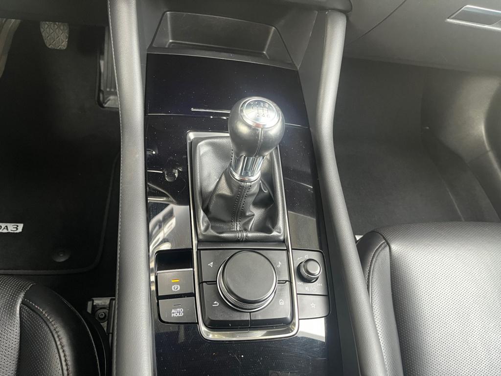 Mazda 3 2.0 skyactiv-x 180 pk luxury |aero pack|bose|trekhaak|rijklaar