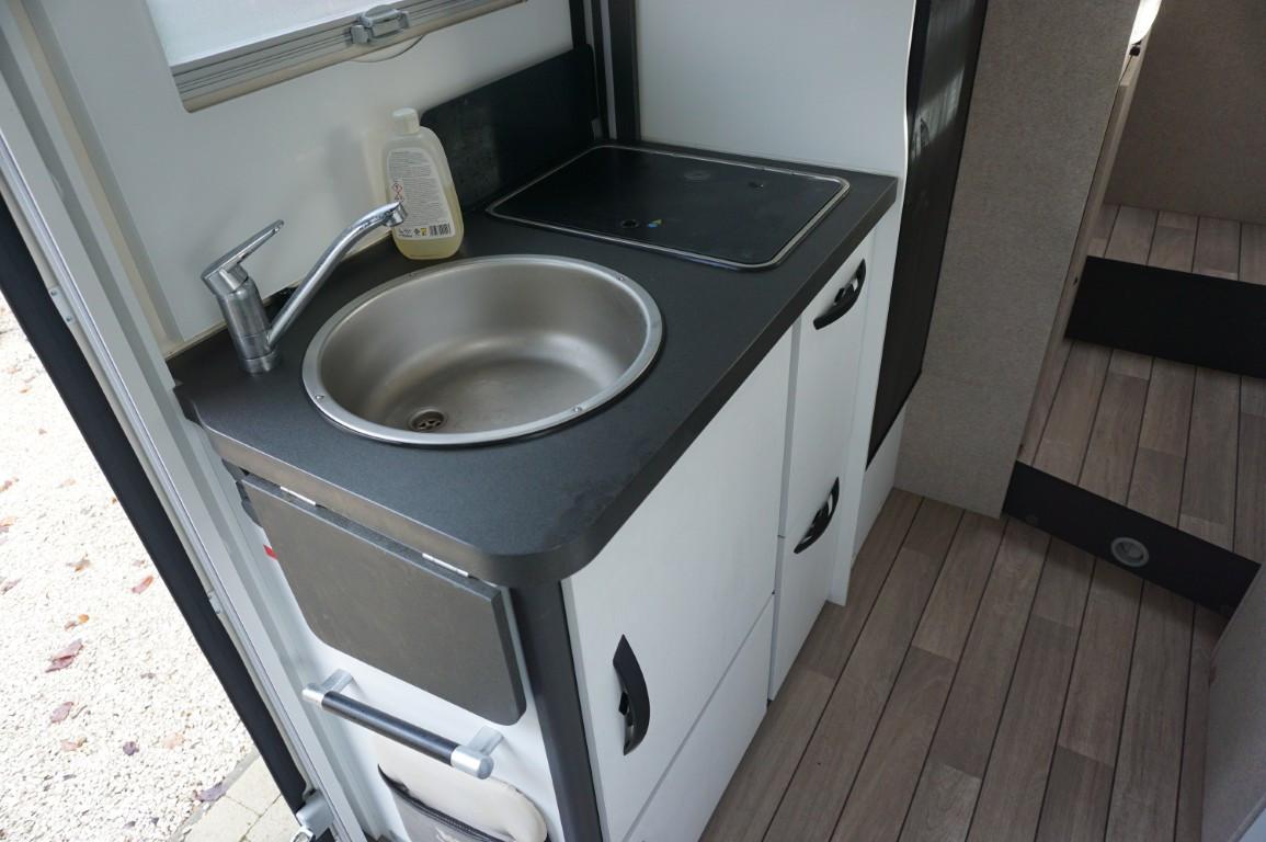 Mc Louis Glamys 365 2025 met 20.000km familiecamper Euro 6