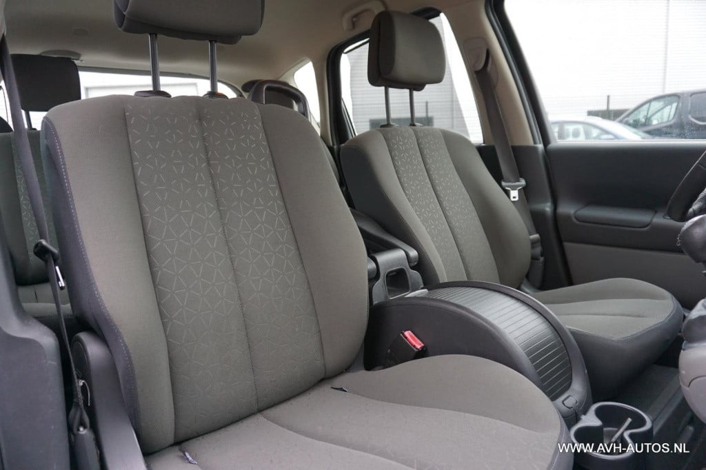 Renault Scenic 1.6-16v business line