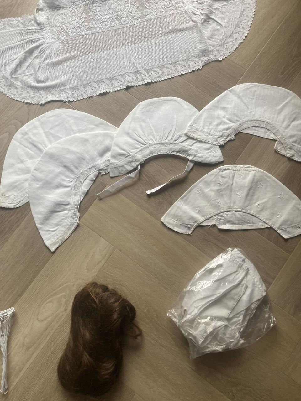 Klederdracht verzameling kappen mutsen