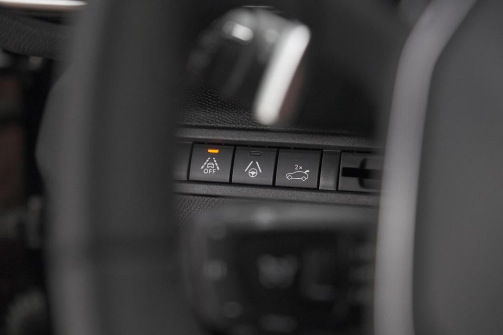 Peugeot 3008 puretech 130 eat8 gt black pack | trekhaak | elektrische koffe
