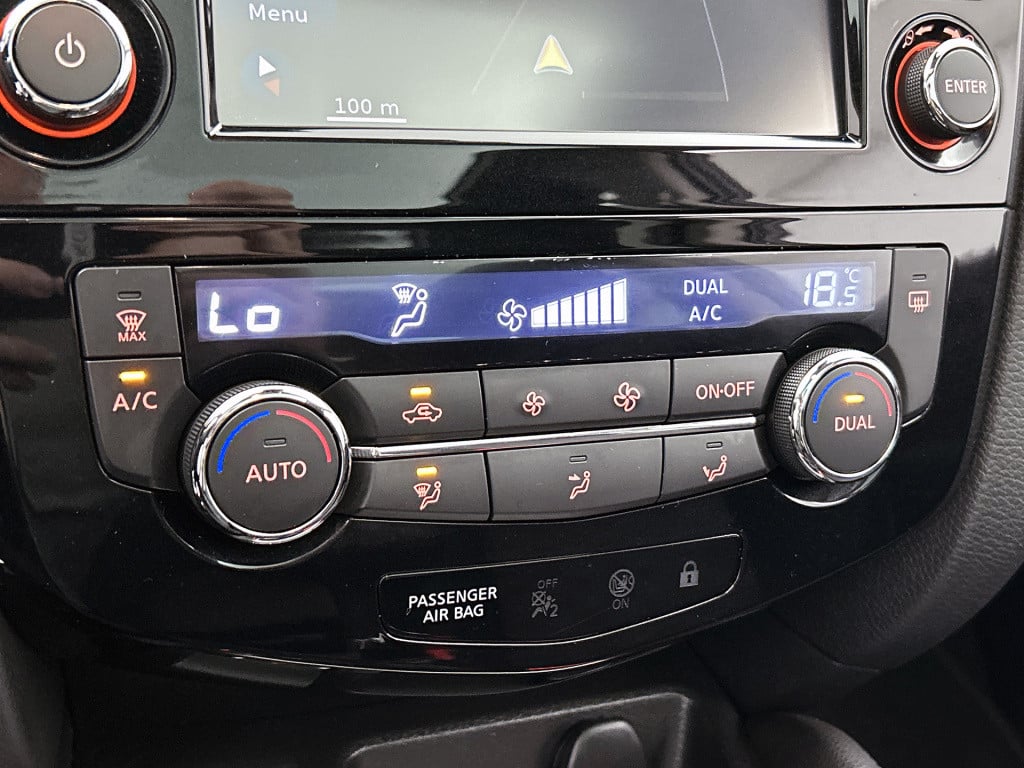 Nissan Qashqai 1.2 connect edition | panoramadak | trekhaak |