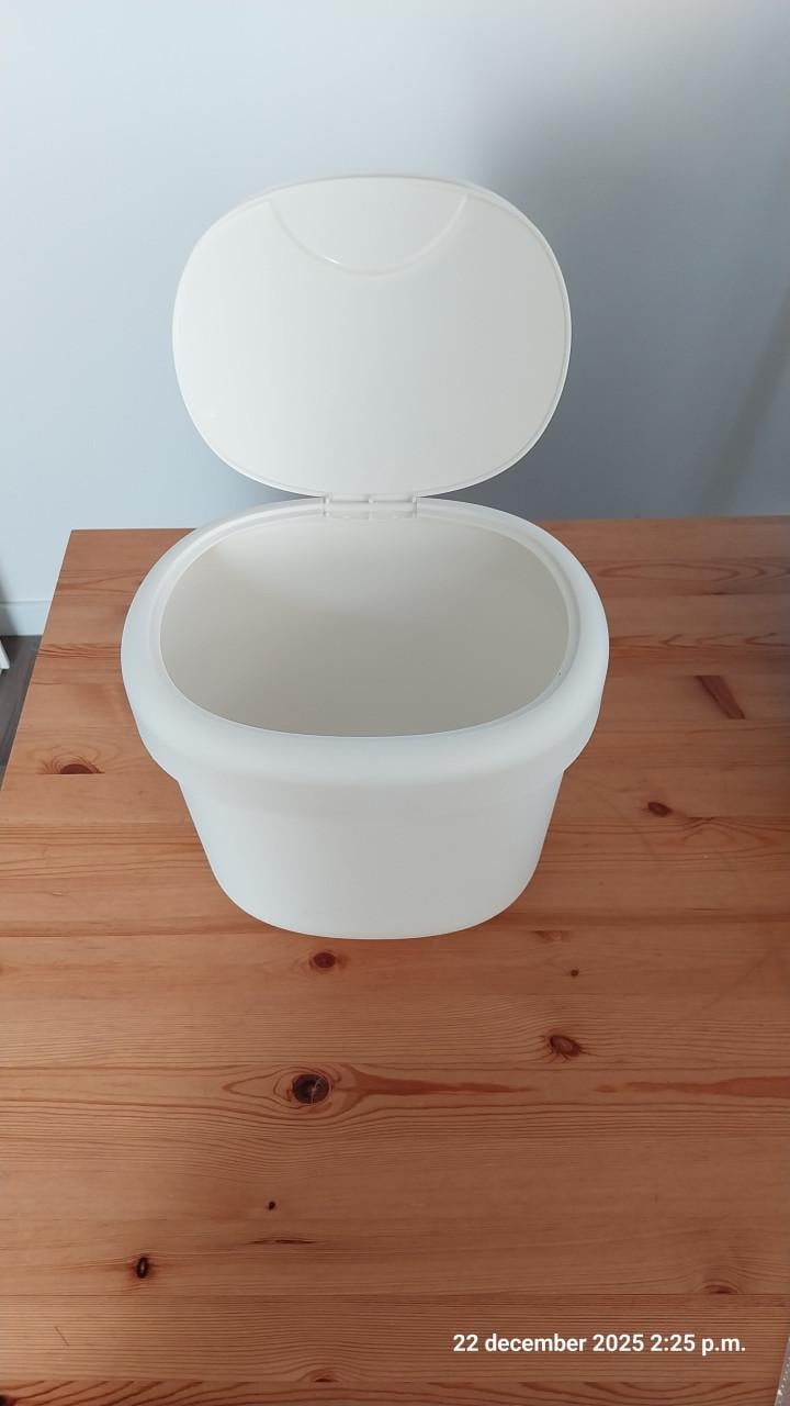 Flessen, magnetronsterilisator en bewaar/reisbakjes