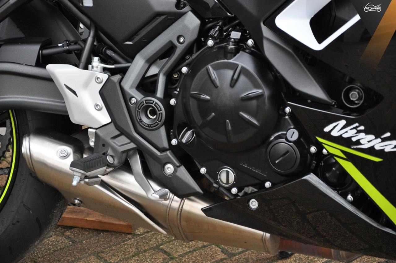 Kawasaki Ninja 650 KRT 1673 kilometers!