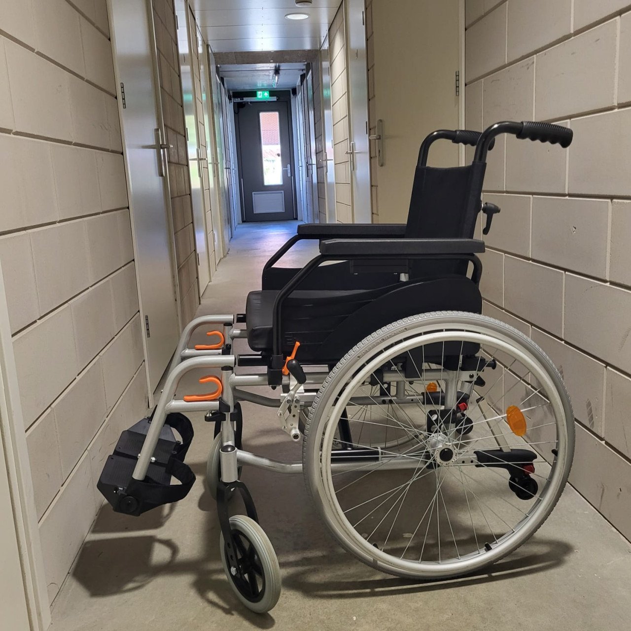 Rolstoel in nieuwstaat