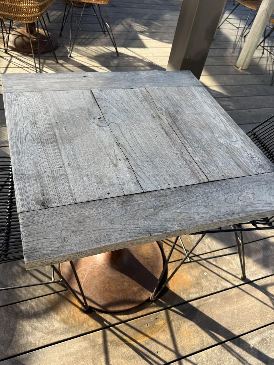 Teak tafelbladen 35stuks (zonder onderstel!) 70x70 cm.