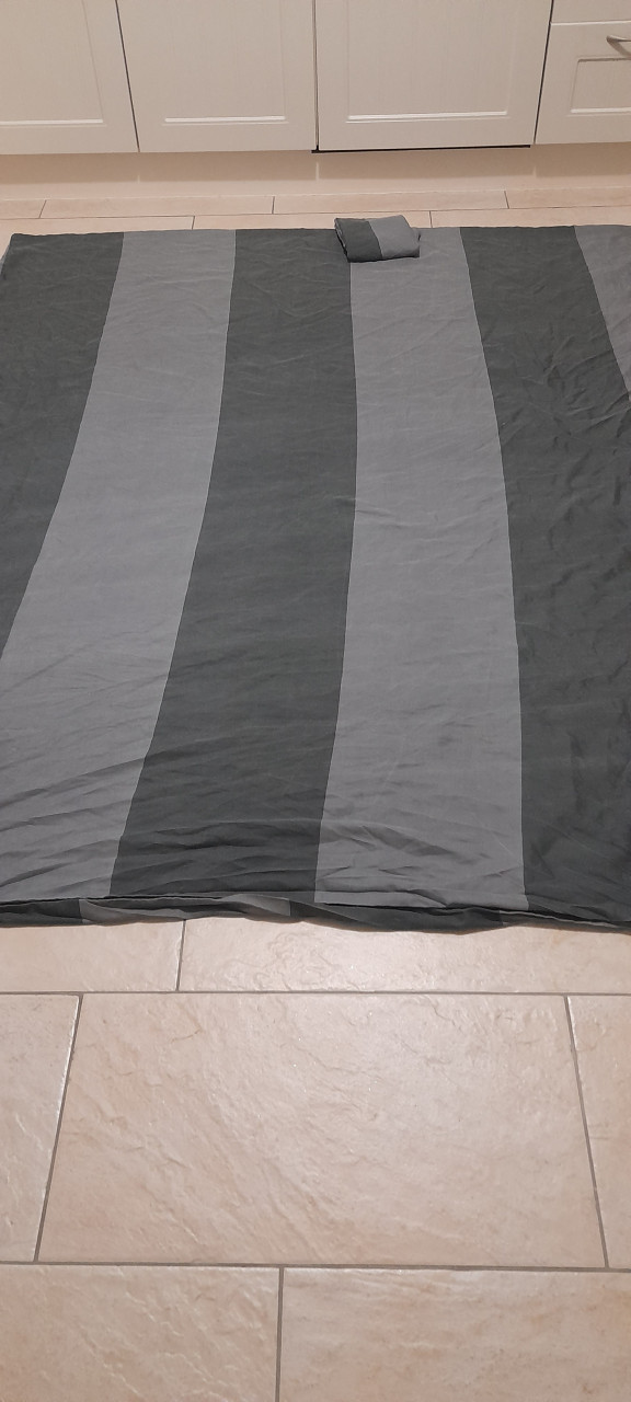 Verschillende 2 persoons dekbed overtrek 200 x 200 ( in goede  staat )