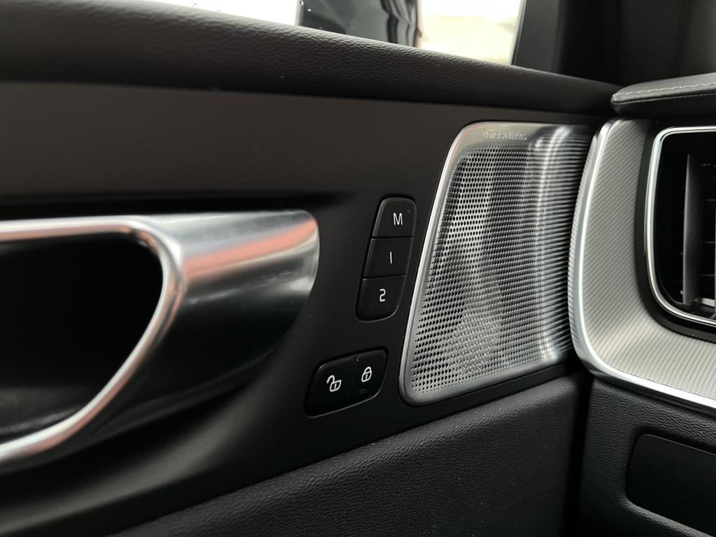 Volvo XC60 2.0 t8 plug-in hybrid awd polestar engineered | bowers&wilkins |