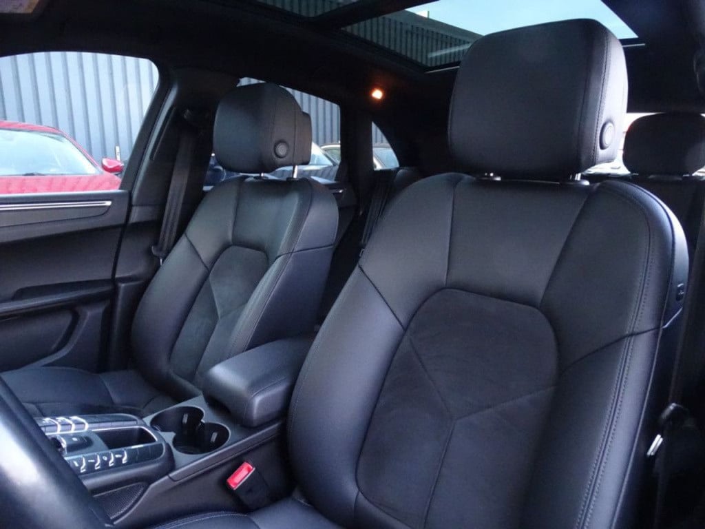 Porsche Macan 2.0 sport design | 21" | pano | pasm | dealer ond.