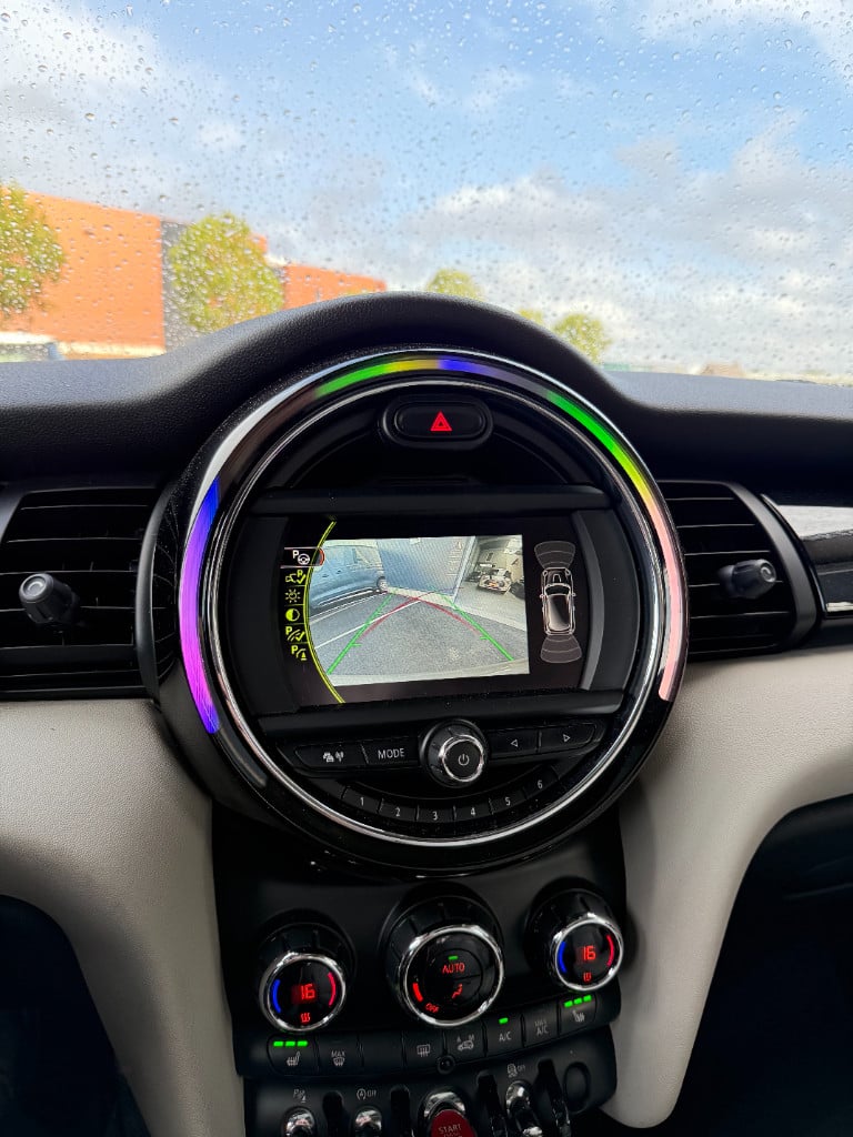 Mini Cooper 1.5 - chili - pano