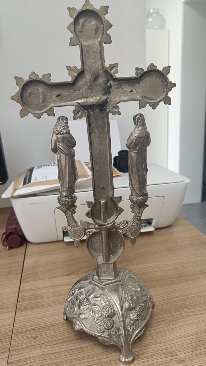 Mooi staand kruisbeeld calveriegroep