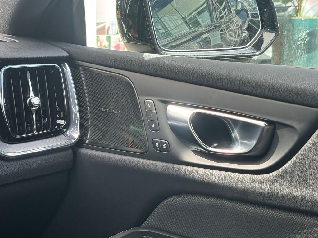 Volvo V60 t6 398pk recharge plus dark| adap.cruise| trekhaak| 360 camera