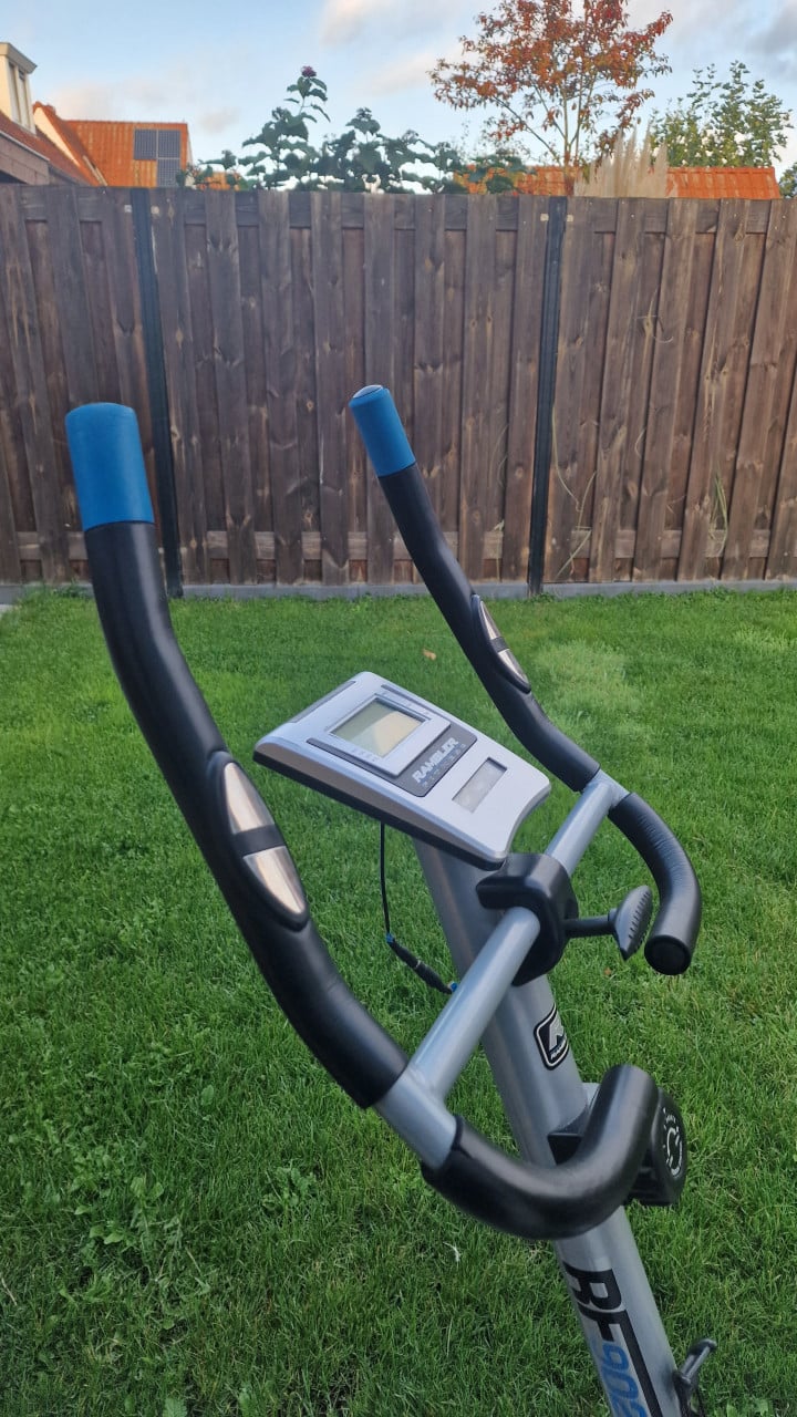 Hometrainer indoorcycle fitness apparaat