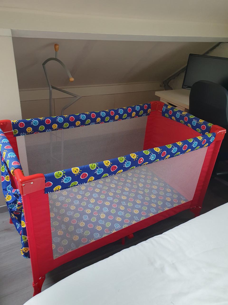 Campingbed met toebehoren