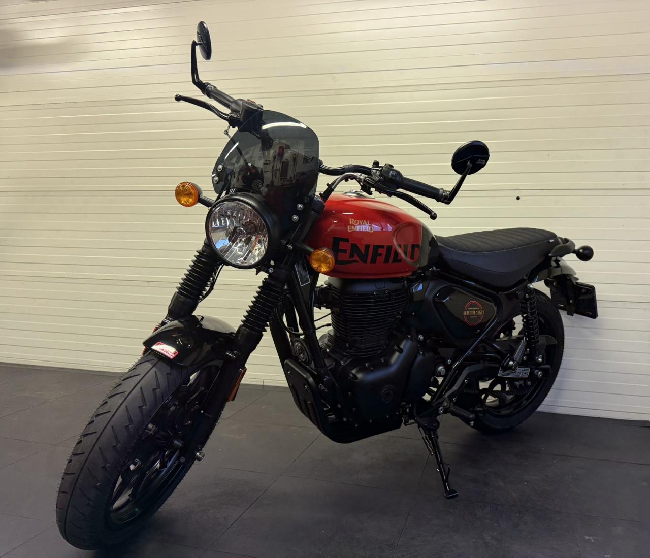 Jonge en complete Royal Enfield HNTR 350!