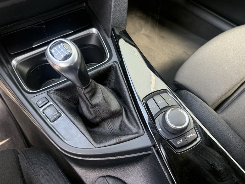BMW 3-serie 320i 184pk executive sportline sedan