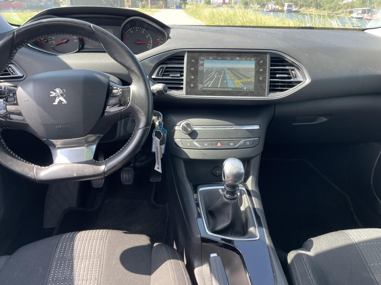 Peugeot 308 1.2 sw blue executive
