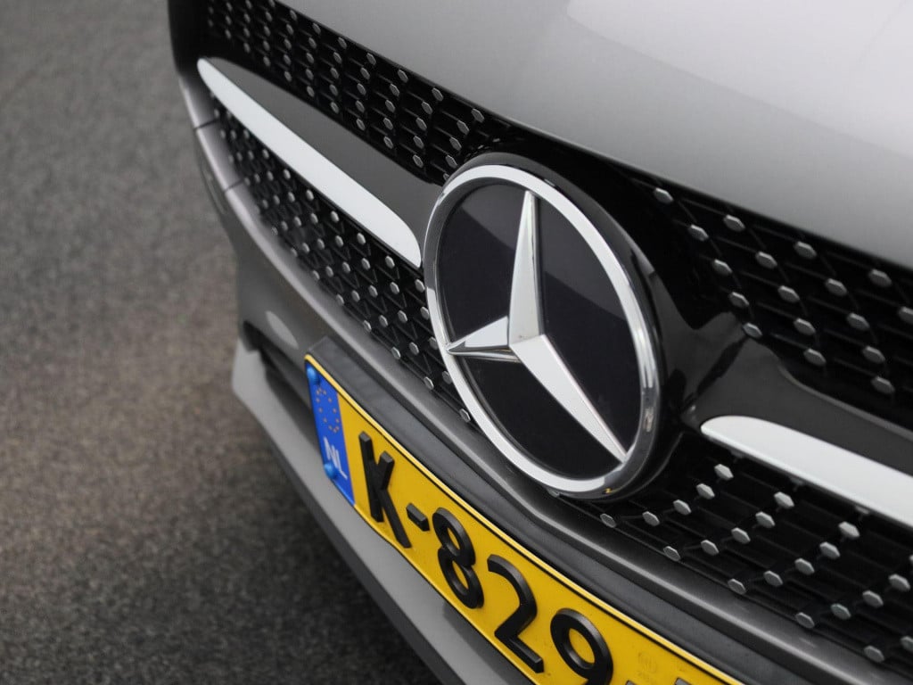 Mercedes-Benz A-Klasse 180 business solution amg | automaat | lmv | panoram