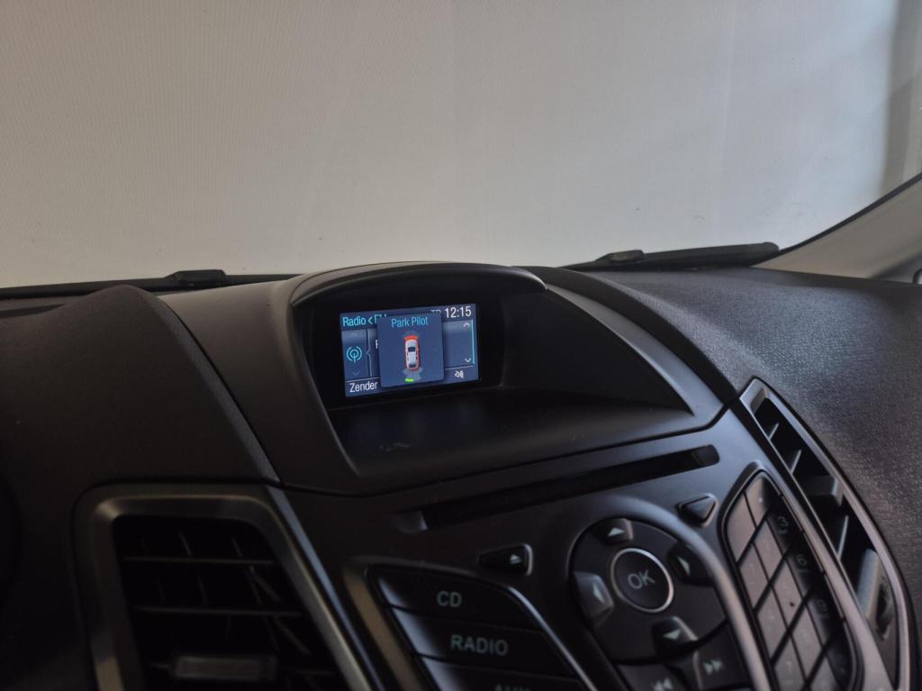 Ford Fiesta 1.25 / nieuwe db riem / parkeersensoren / stoelverwarming