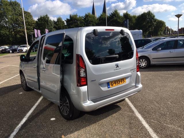 Peugeot Partner tepee 1.2 110pk active | trekhaak | apple carplay | airco |