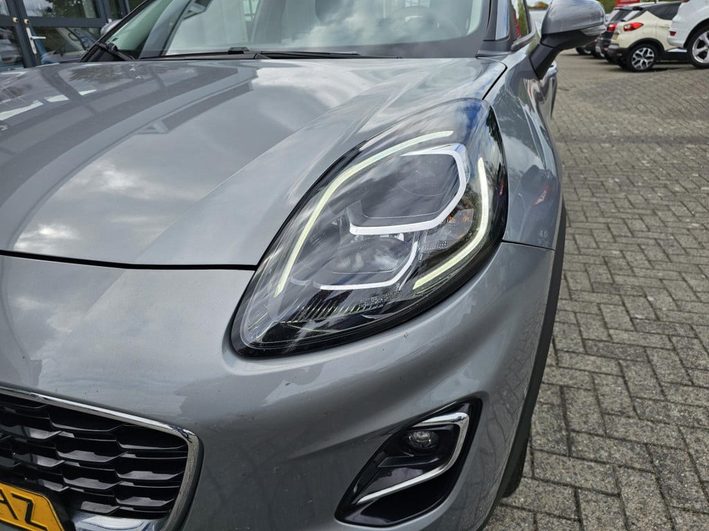 Ford Puma 1.0 ecoboost hybrid titanium
