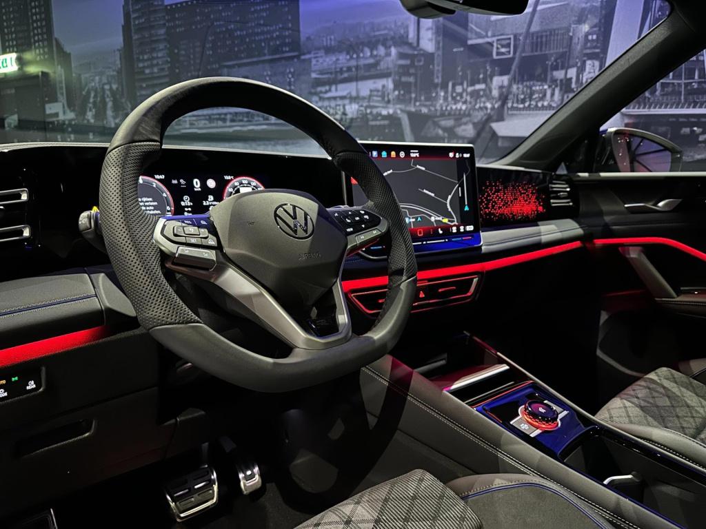 Volkswagen Tiguan 1.5 ehybrid r-line *pano*blackstyle*camera*