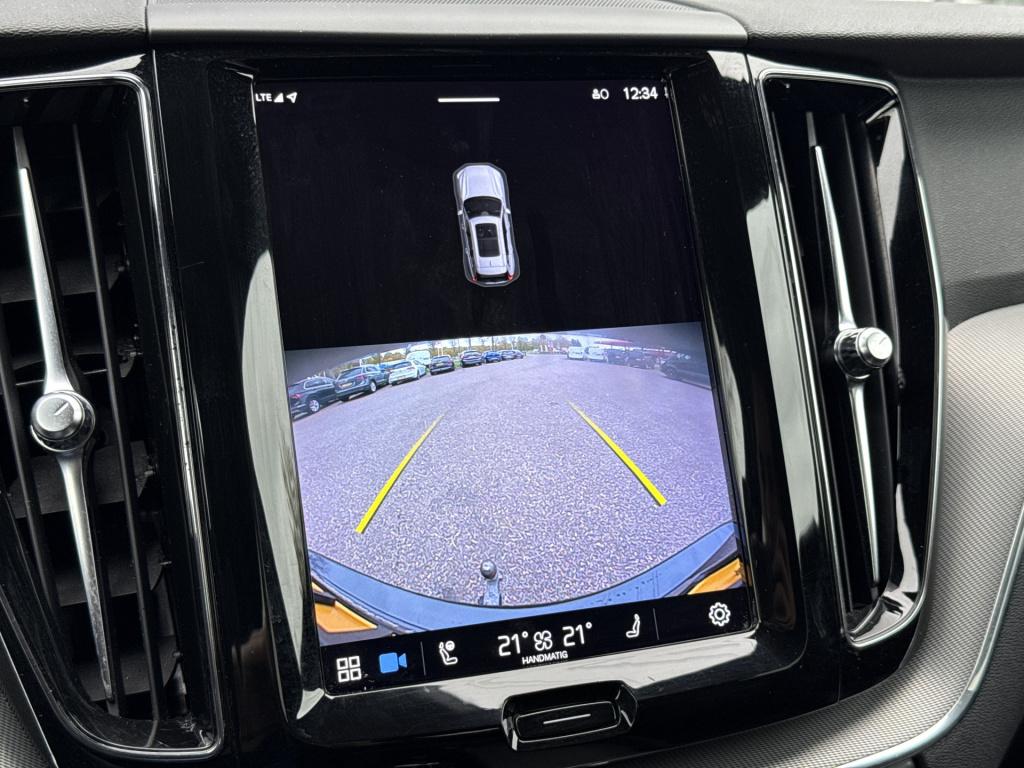 Volvo XC60 2.0 t6 plug-in hybrid awd plus dark r-design | pano | stoelverw.