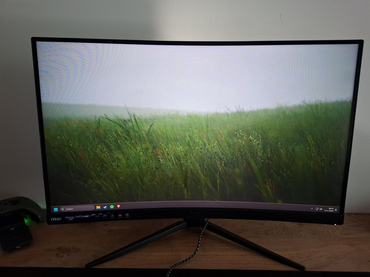Monitor 27" curved