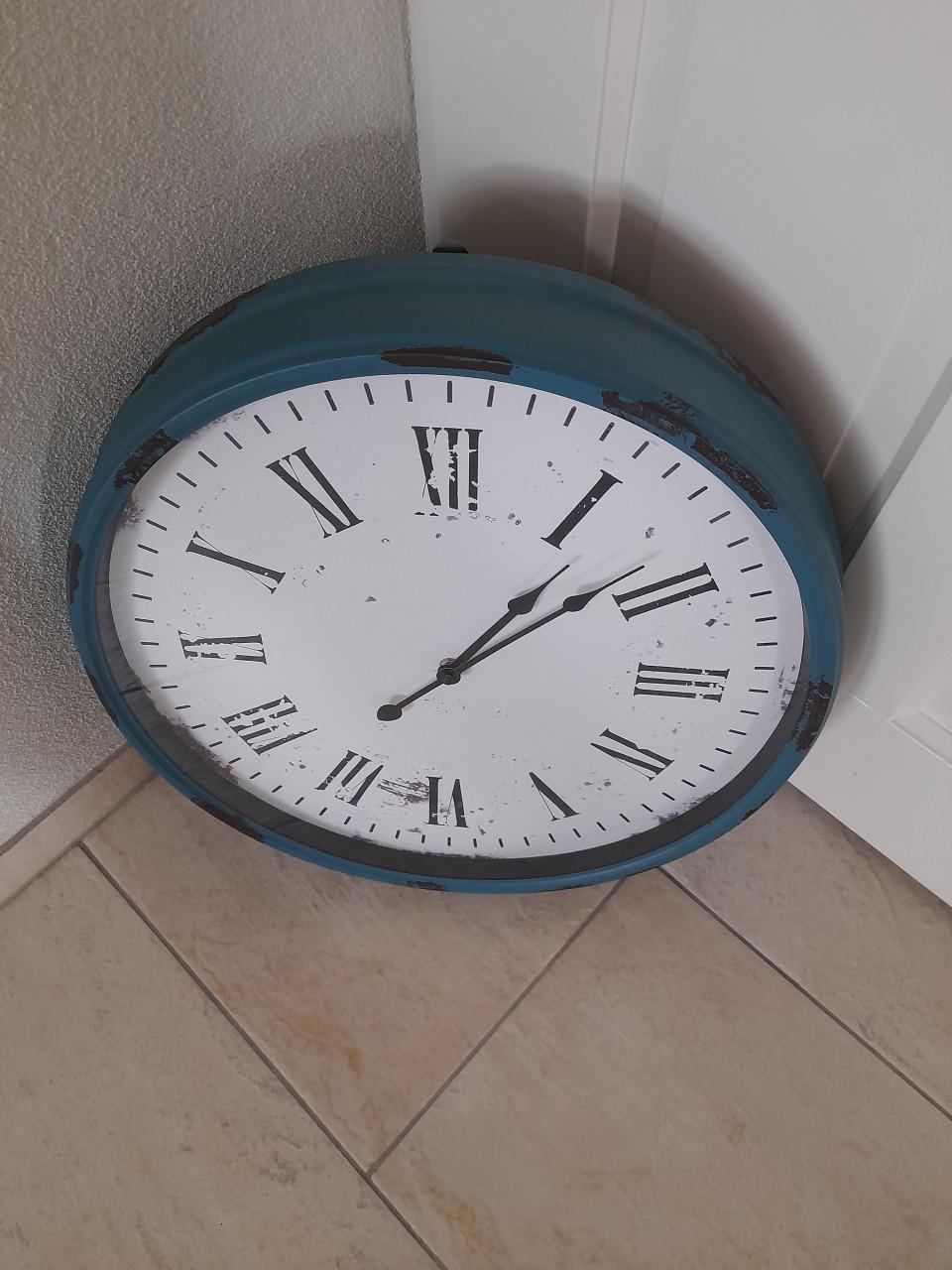 Prachtige  vintage/ industrie klok  (51cm doorsnede 8cm dik) in goede staat