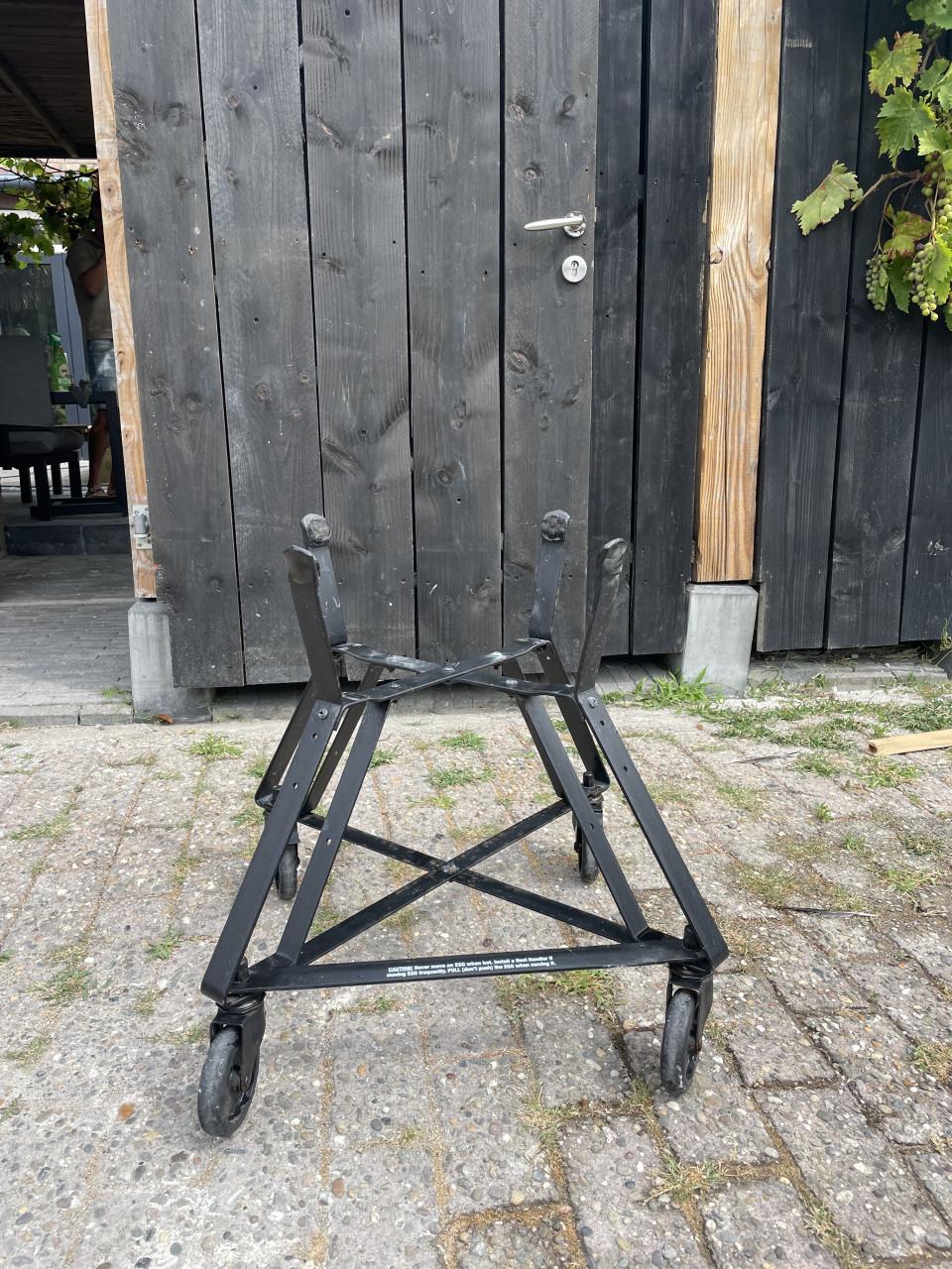 Big Green Egg large onderstel + hoes + zijtafels