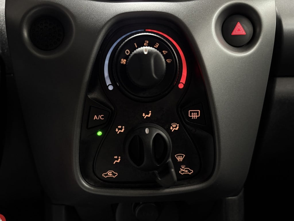 Toyota Aygo 1.0 vvt-i x-play