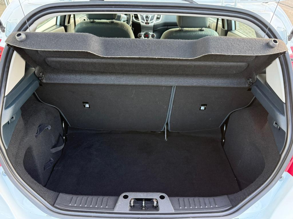 Ford Fiesta 1.25 titanium 5 deurs