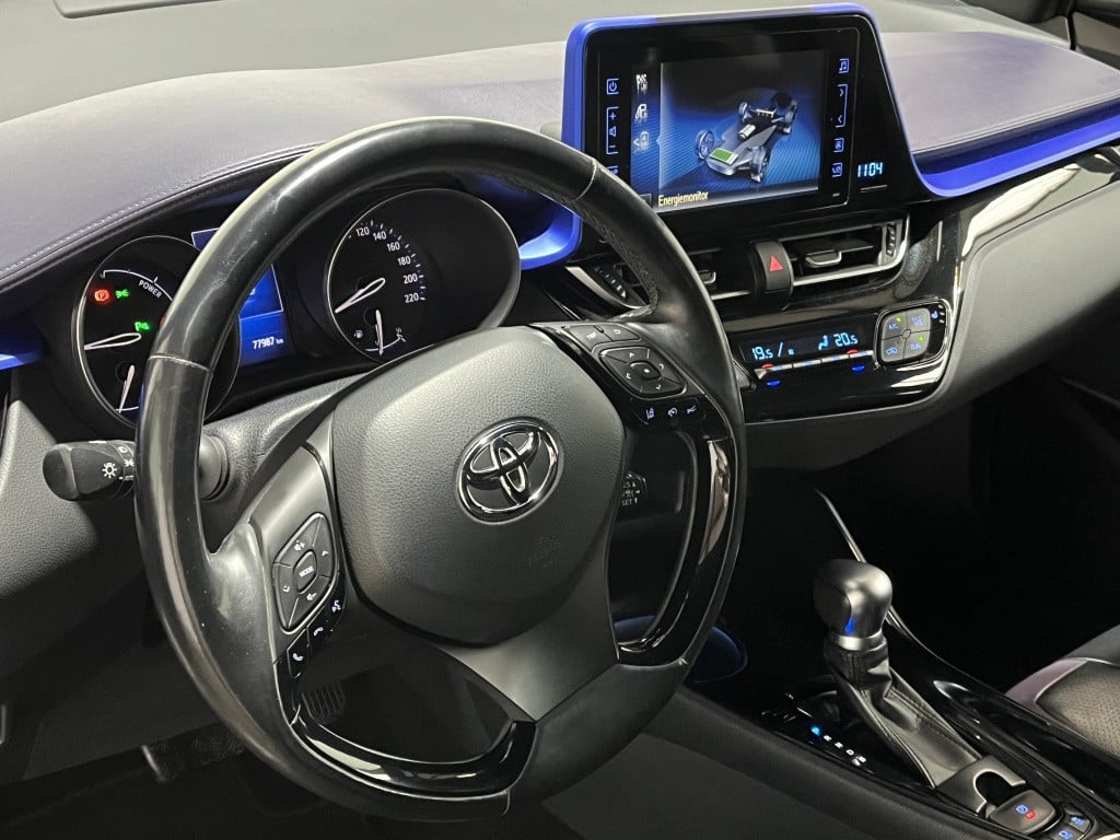 Toyota C-hr 1.8 hybrid bi-tone plus | leer | camera | trekhaak |