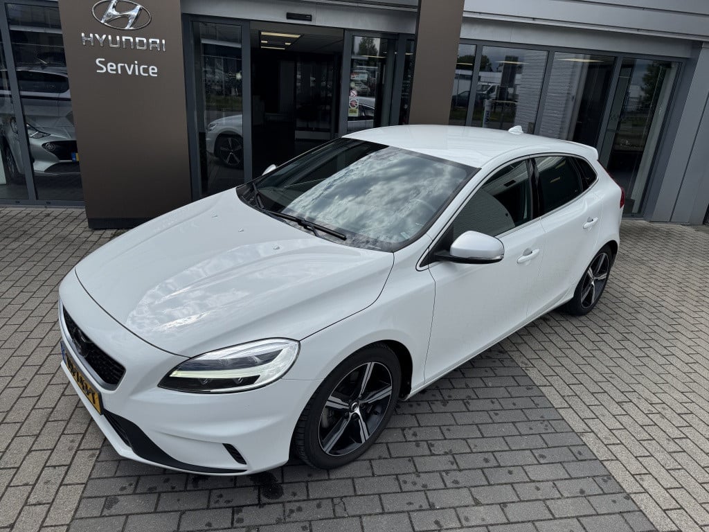 Volvo V40 2.0 t4 business sport r-design 190pk | navigatie | trekhaak afnb