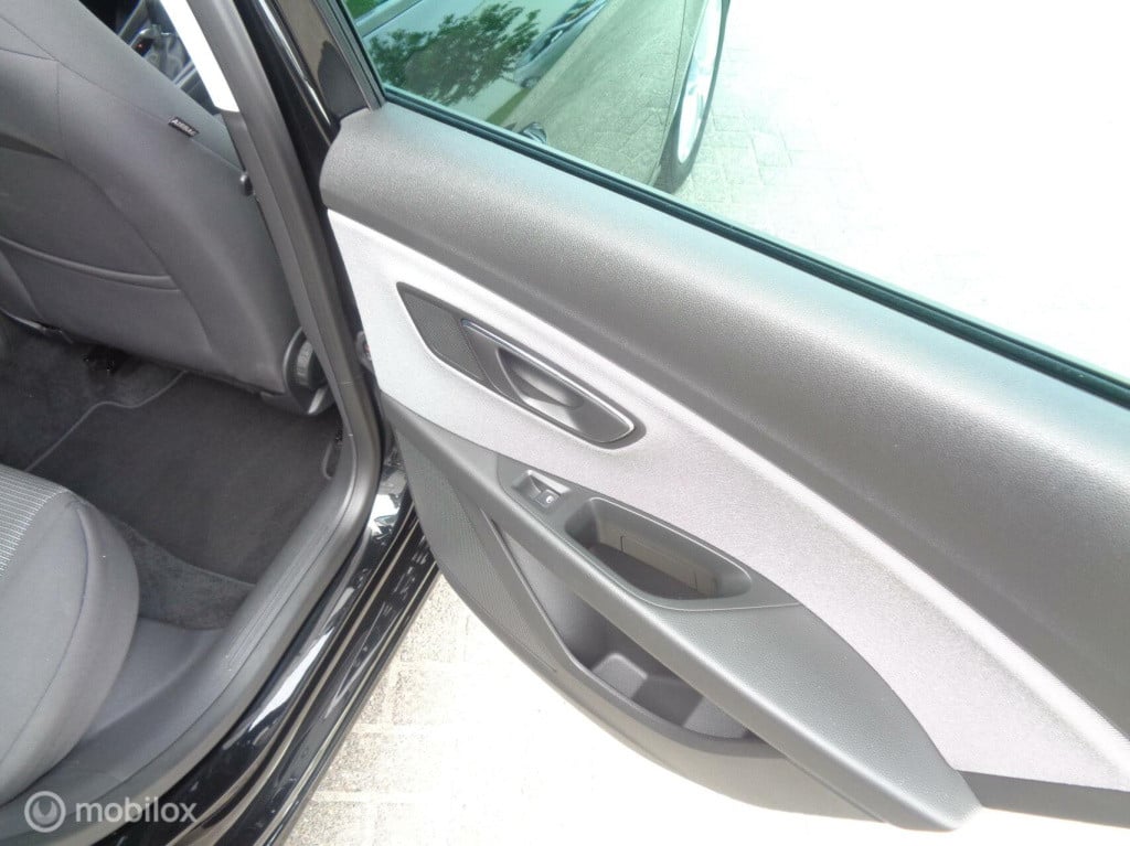 Seat Leon Sportstourer st 1.0 ecotsi style business/airco/led/pdc/automaat 