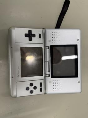 Nintendo DS (1e generatie) + games + GBA games + R4DS
