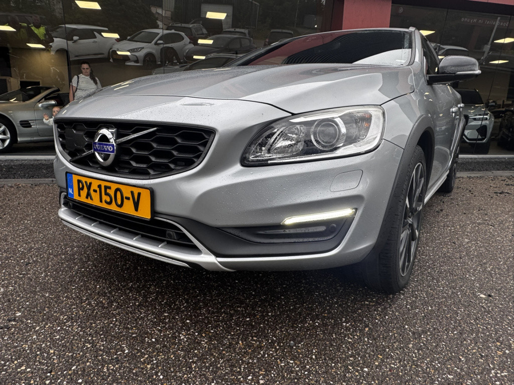 Volvo V60 cross country 2.0 t5 polar+ | 19" lmv | on-call | trekhaak