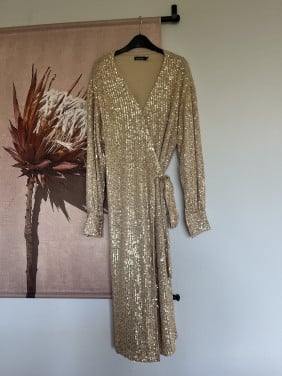 Mooie gouden jurk