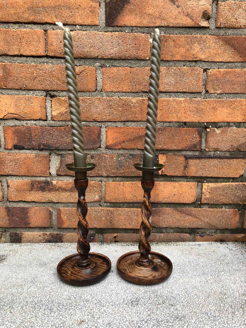 2 vintage kaarsen standaards.