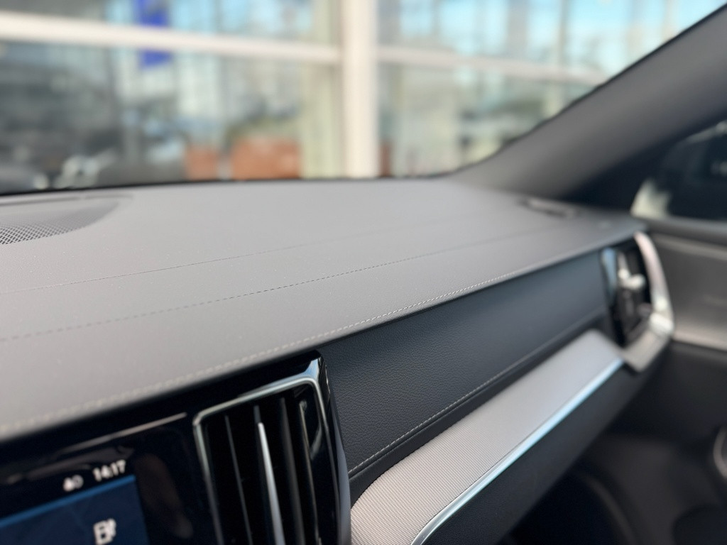 Volvo V60 t6 awd ultimate dark | nieuwprijs € 70.734,= |
