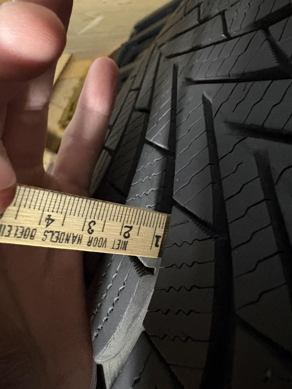 Winterbanden Volvo V40 205/50R17 Schadevrij!