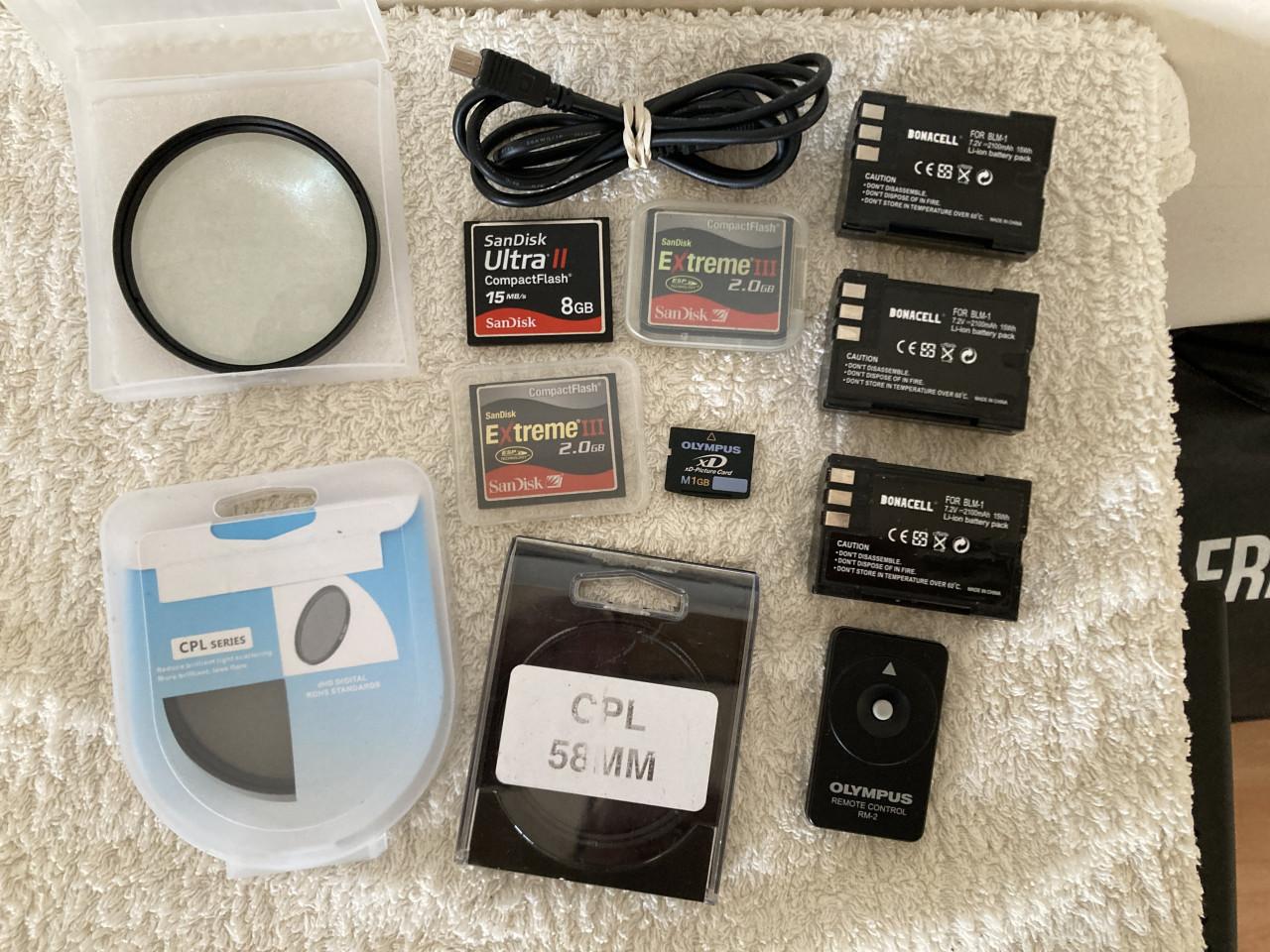 Olympus E-3 met van alles erbij