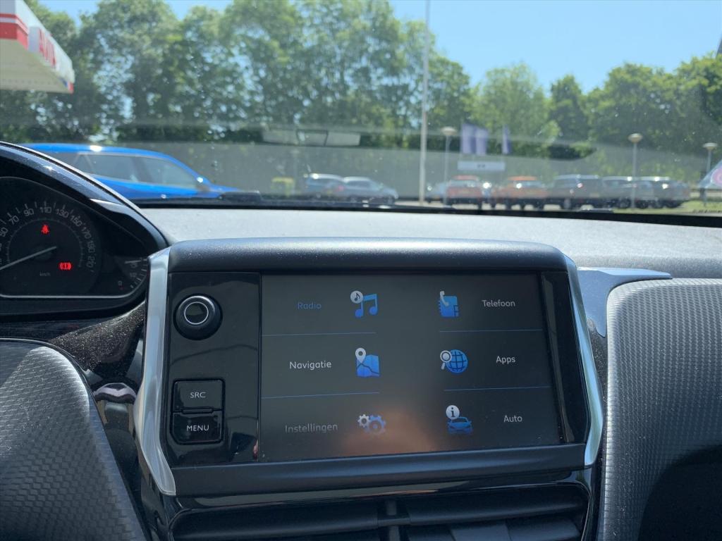 Peugeot 2008 blue lion 1.2-110pk navigatie | cruise control | airco | panor