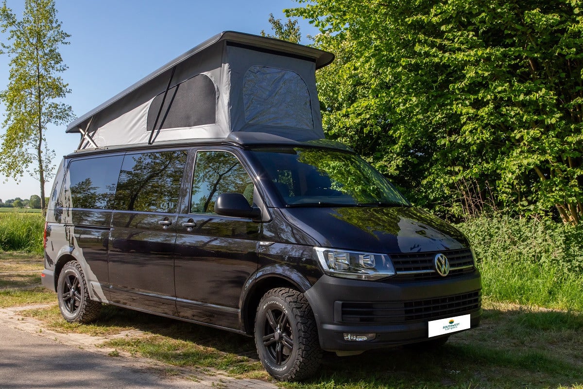 Buscamper met vast bed te huur